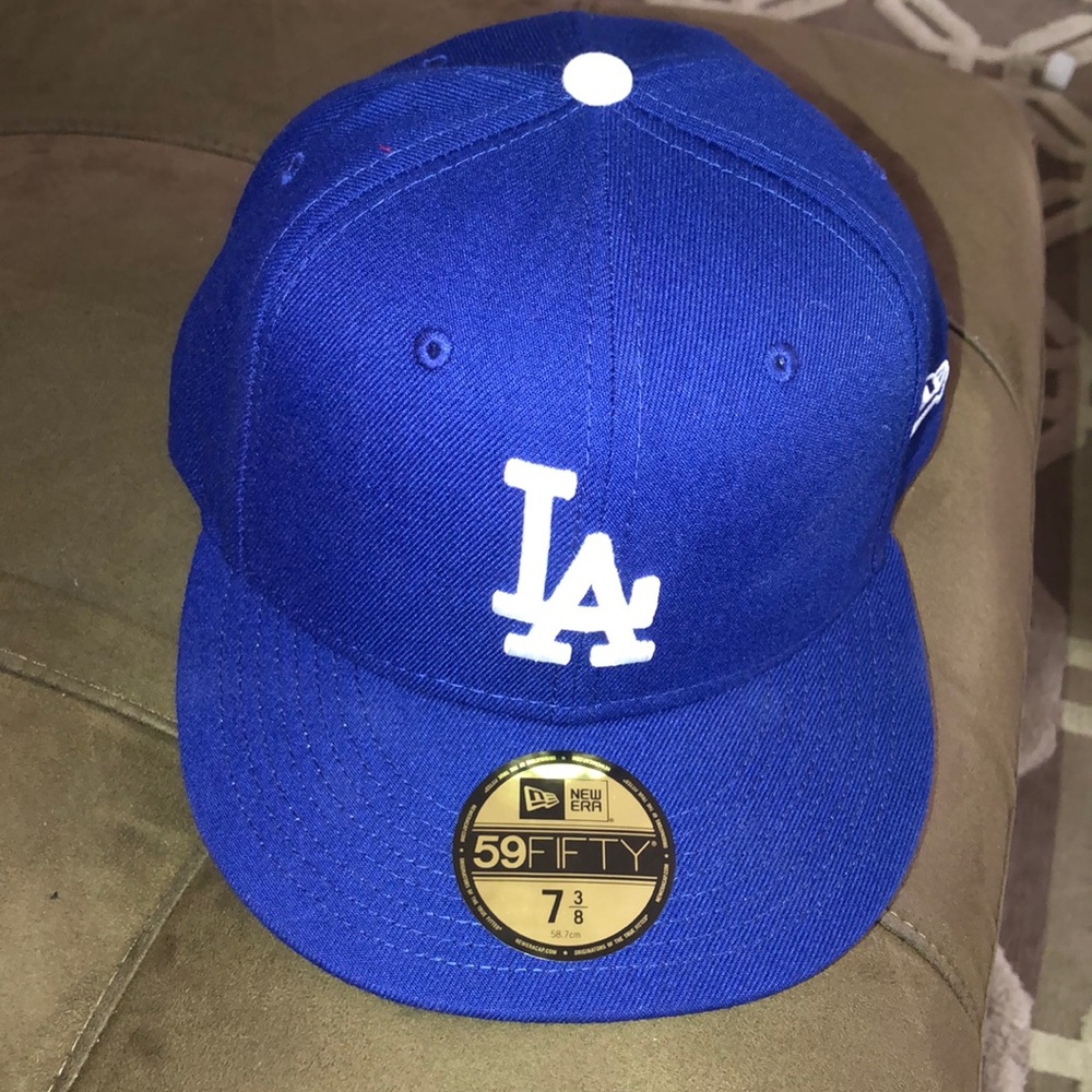 Dark blue New Era 59 Fifty LA Dodgers Hat in size 7 3/8